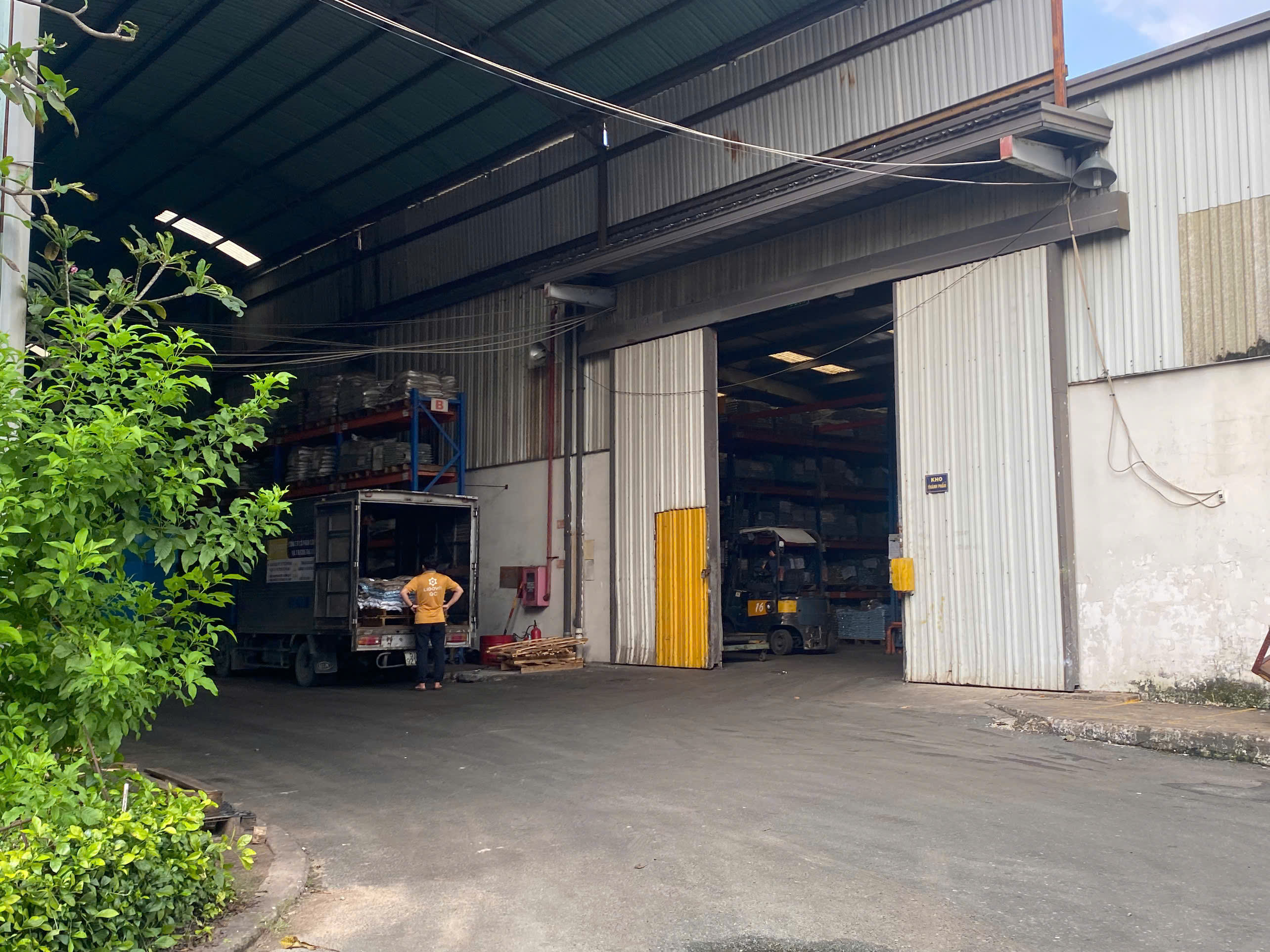Loading Dock 1.jpg